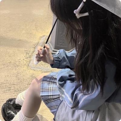 庇护棕榈树下